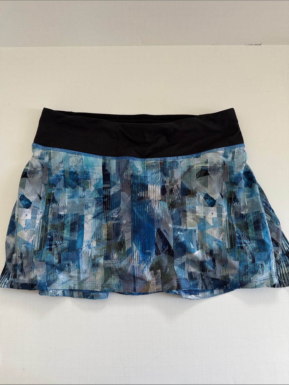 Lululemon Pace Rival Blue Abstract Print Mini Skirt Black Waistband Size 4 Reg